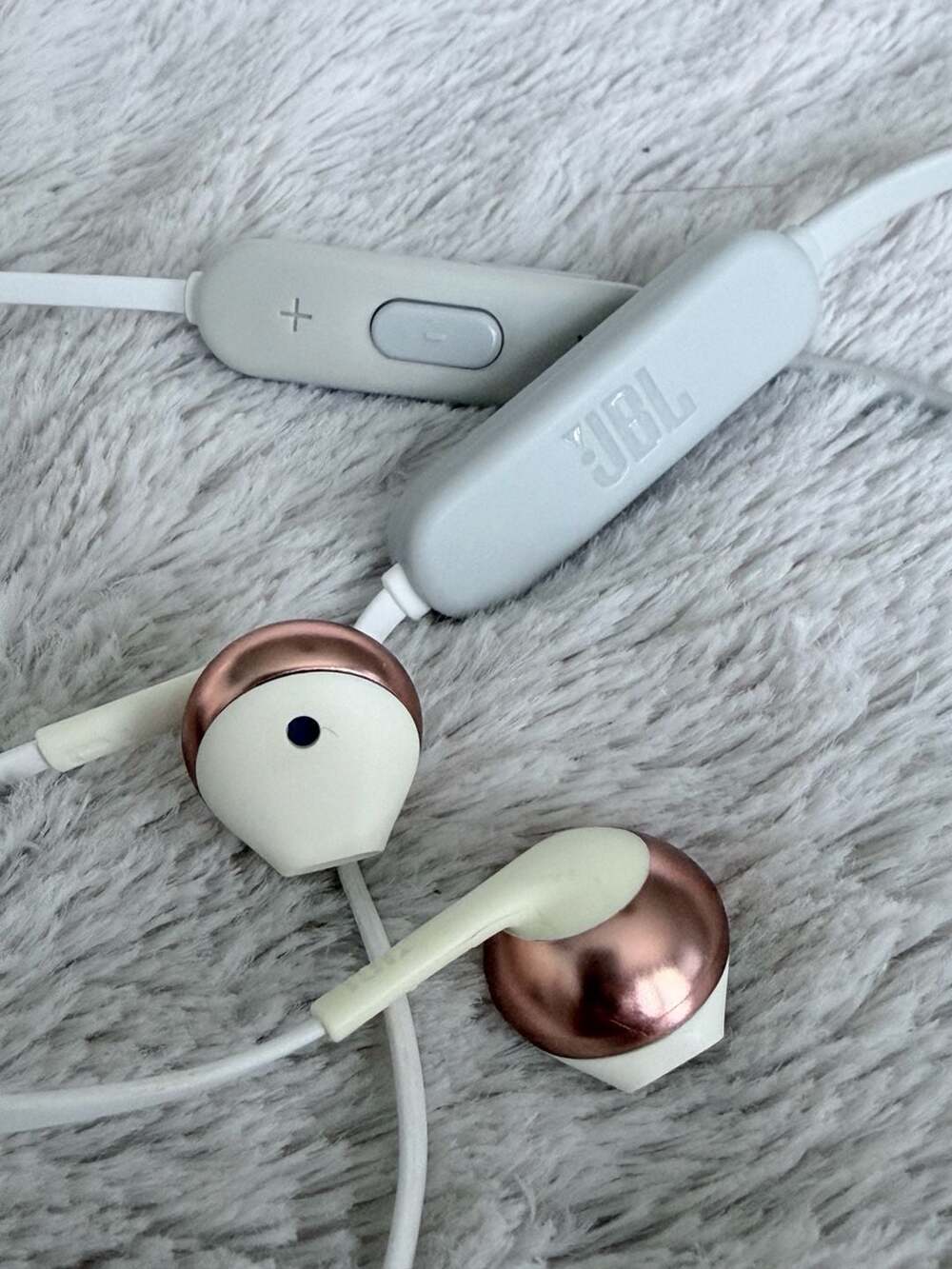 JBL Tune 205BT Wireless Earbud Headphones - White/Rose Gold
